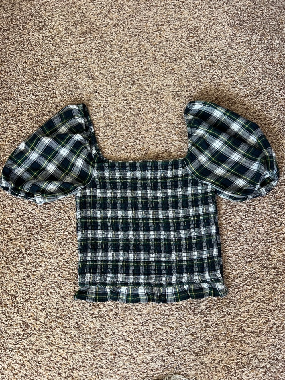 American Eagle Outfitters Black and Green Plaid Puff Sleeve Crop Top